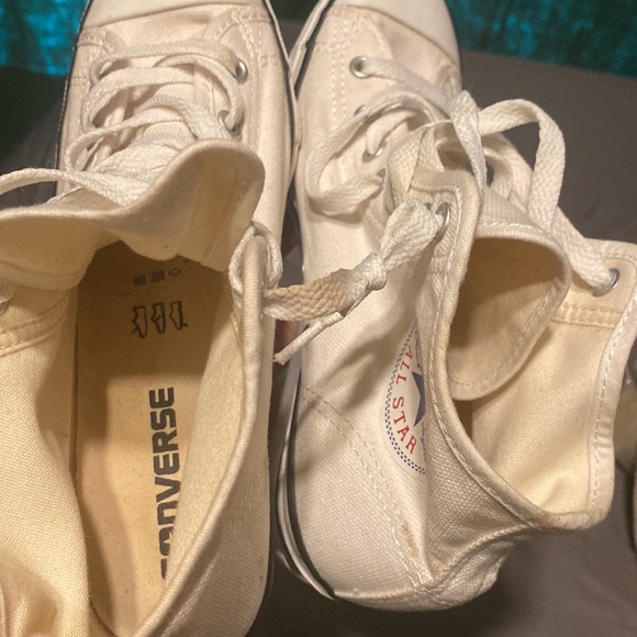 Converse size 6 - non traditional (with a slight heel) - Picture 9 of 9